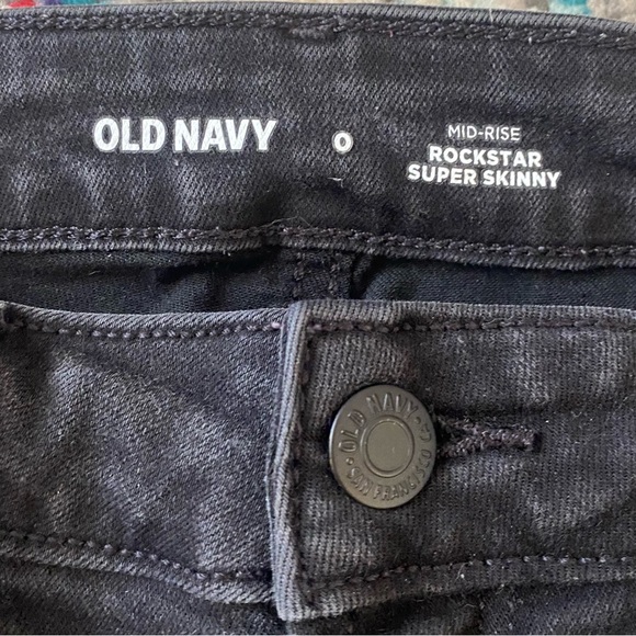 Old Navy Mid-Rise Rockstar Super-Skinny Ankle Jeans Black Ripped - Picture 5 of 6